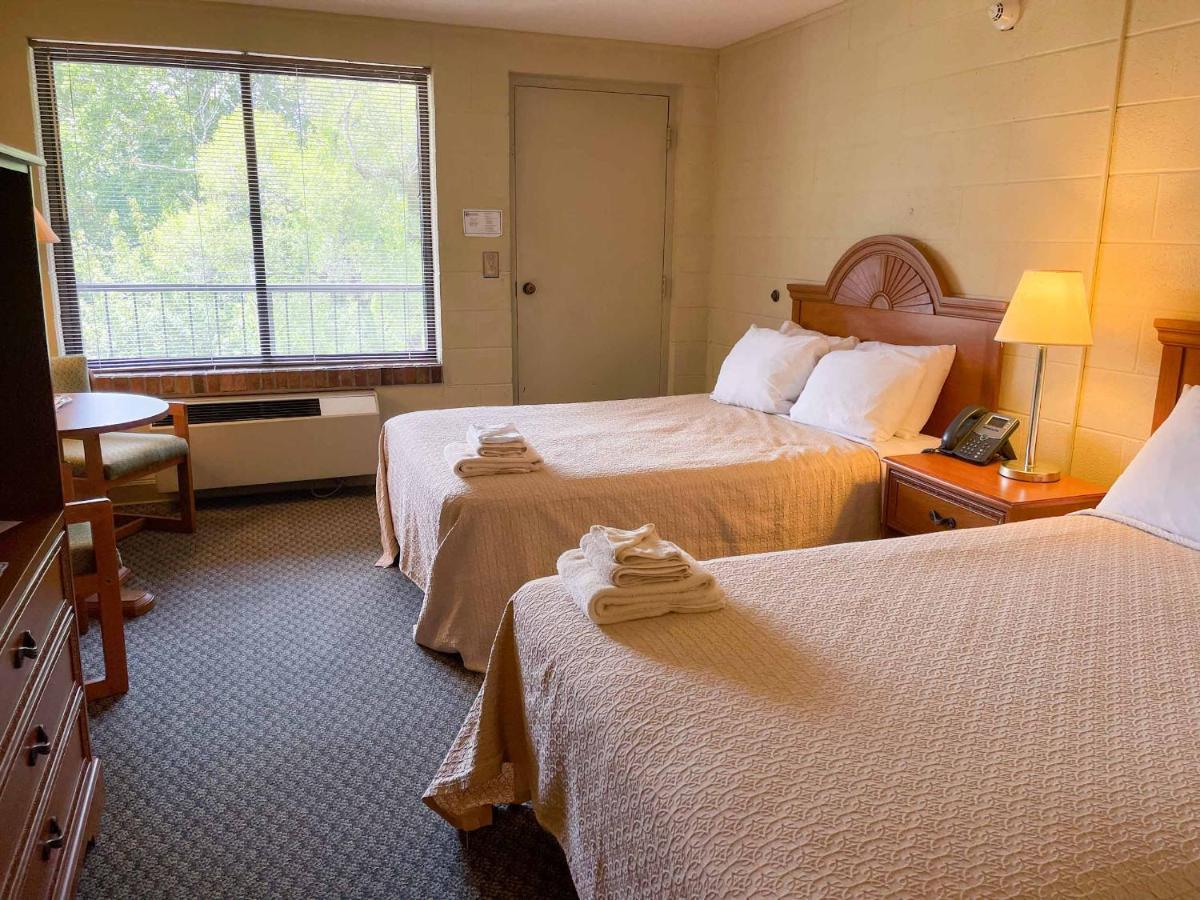 Hillside Lodge Lake Junaluska エクステリア 写真